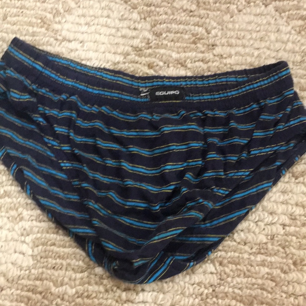 Equipo brief size small